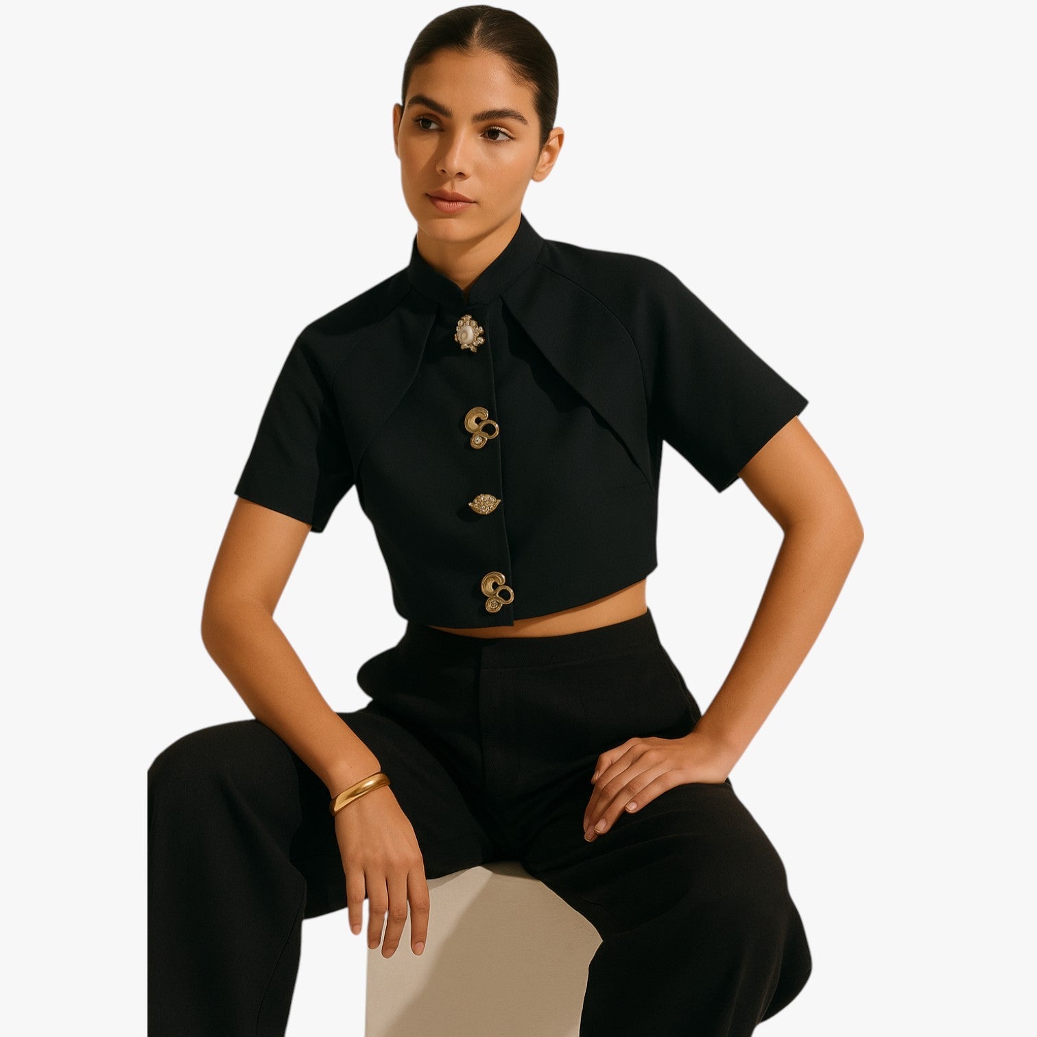 Kort Metallskjorte – Glitrende og Moderne Statement