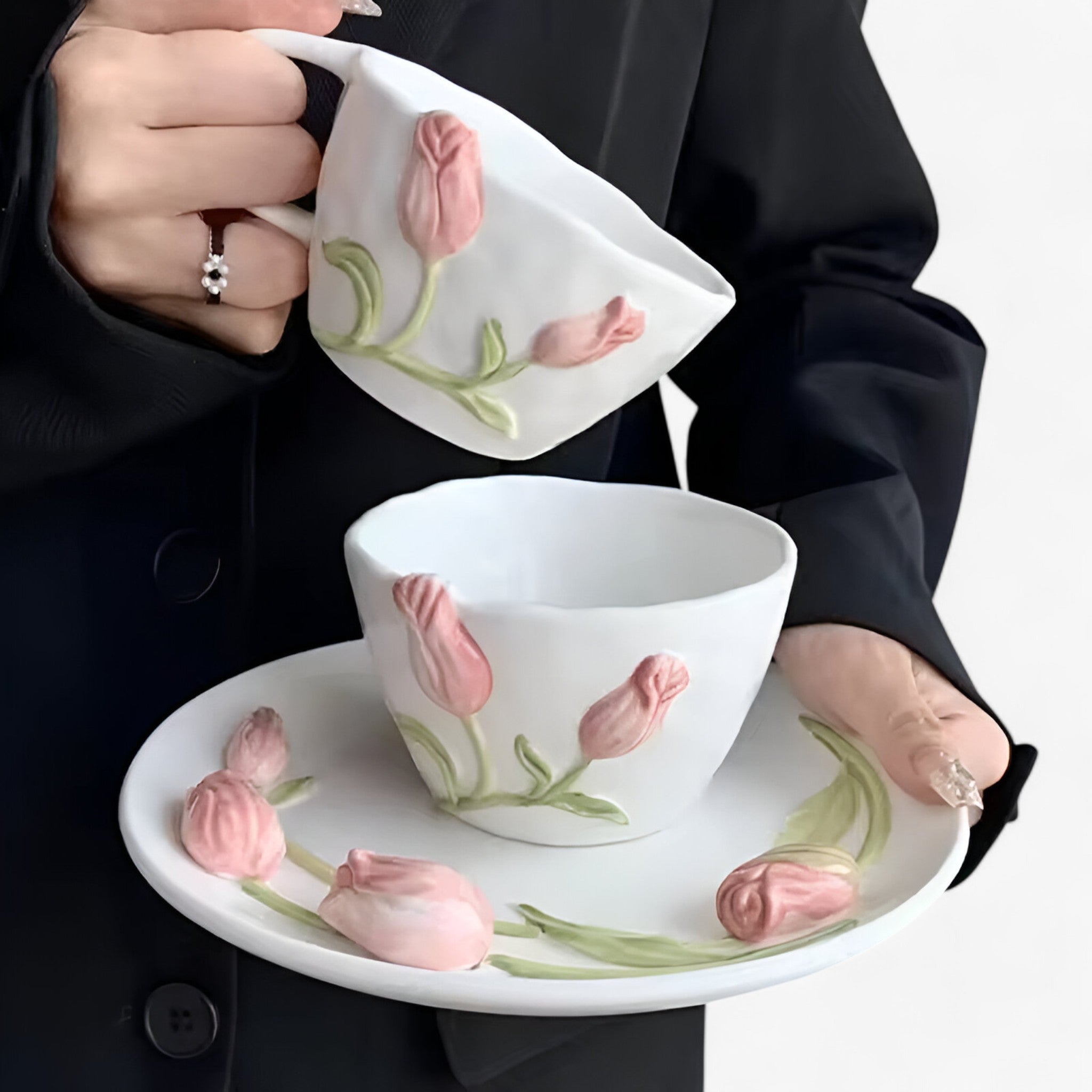 Tulip Keramisk Kaffekop med Underkop – Højkvalitets Design