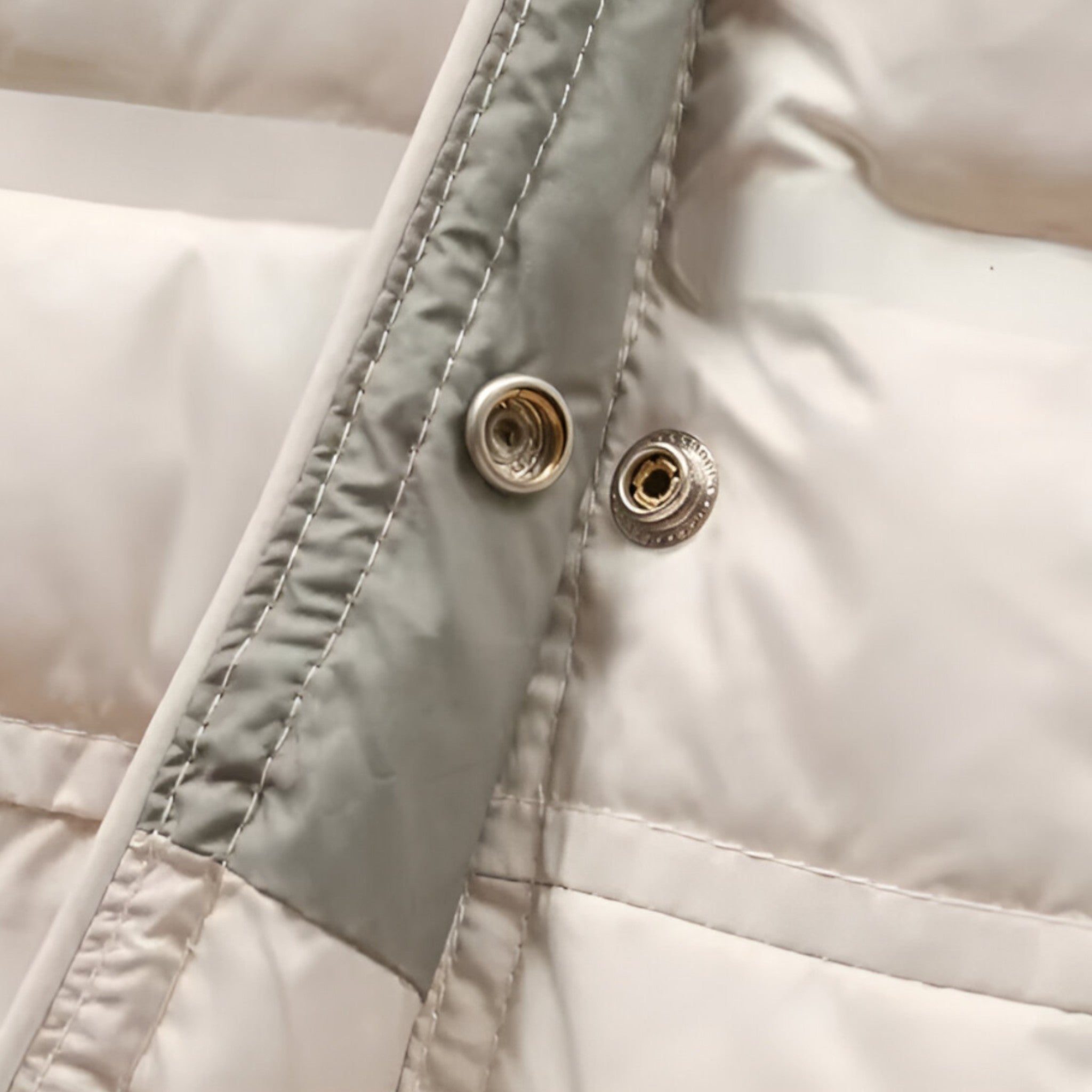 Hættetrøje-Jakke – Afslappet Stil med Ekstra Komfort